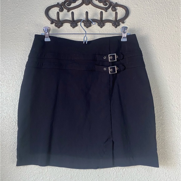 White House Black Market Dresses & Skirts - 🇺🇸 WHBM (White House/Black Market) black skirt